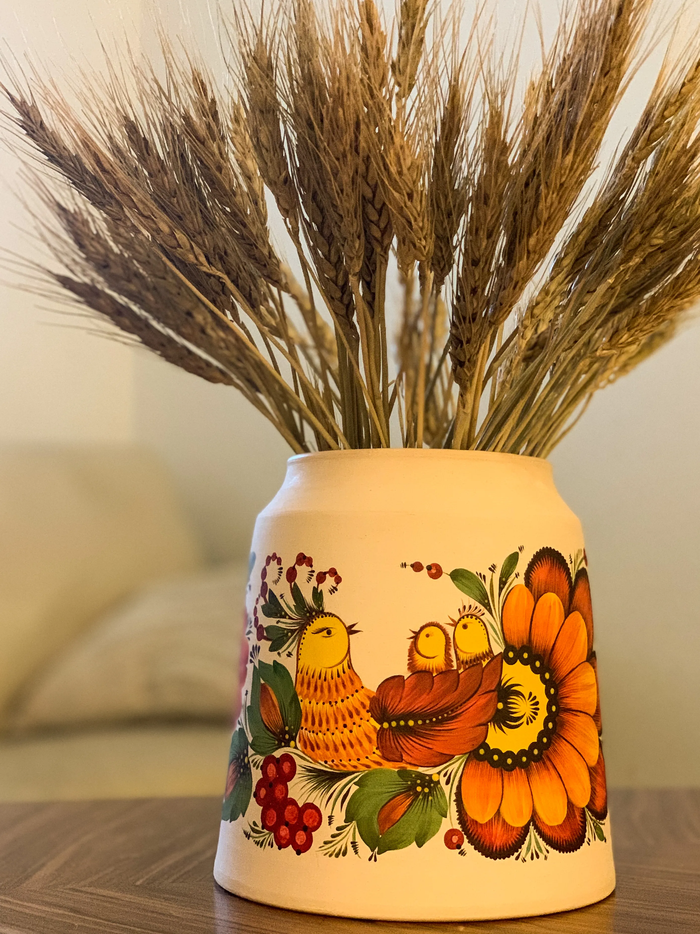 Image of MAMA by Olena Grishyna, size: h 18 см, made of ceramics/acrylic/glaze, Ceramics medium, from Germany, part of the Flowers of Remembrance series, priced at €150 Photo 1 of 2.