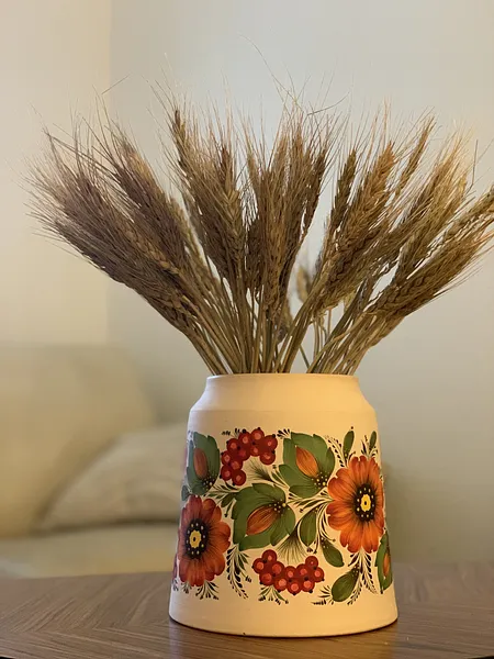 Bild von MAMA von Olena Gryshyna, Größe: h 18 см, hergestellt aus Keramik/Acryl/Glasur, Keramik Medium, aus Deutschland, Teil der Blumen der Erinnerung Serie, zum Preis von €150 Foto 2 von 2.