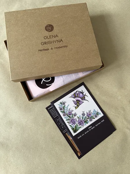 Bild von Mriia. Groß | 95x95 cm von Olena Gryshyna, Größe: 95х95 см, hergestellt aus Naturseide, Seidenschals Medium, zum Preis von €93 Foto 4 von 4.